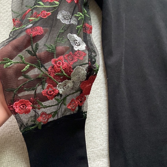 NWOT Flower Detail Dress - Picture 3 of 4